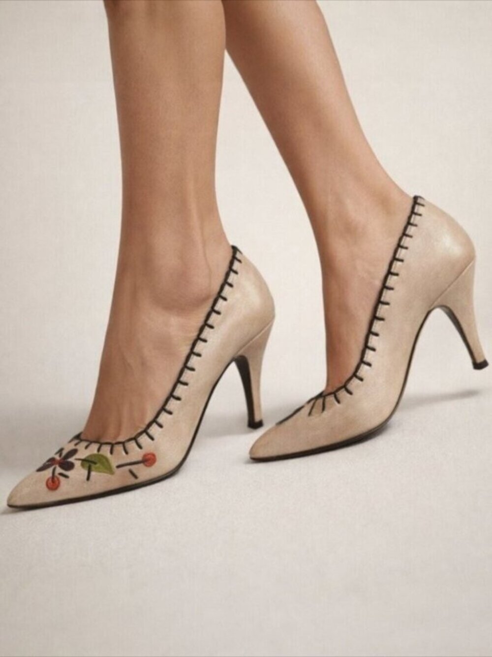 Prada Vintage Y2K Floral Appliqué Taupe Leather Pointed Toe Mules EU 37